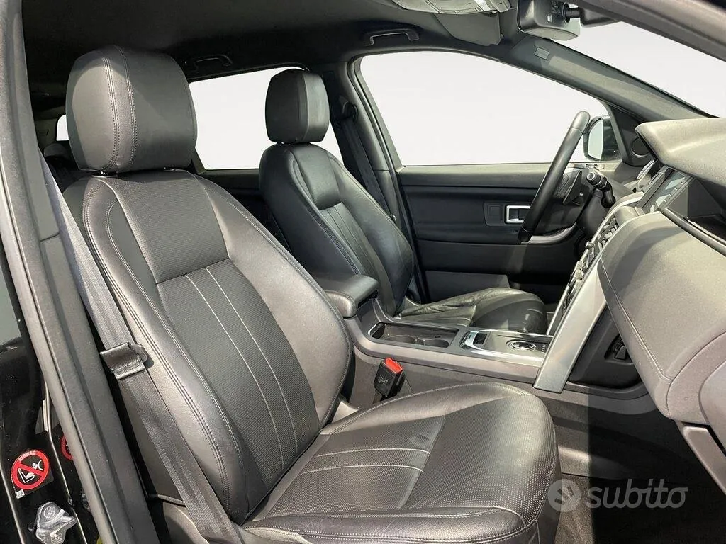 Land Rover Discovery Sport 2018 photo 3