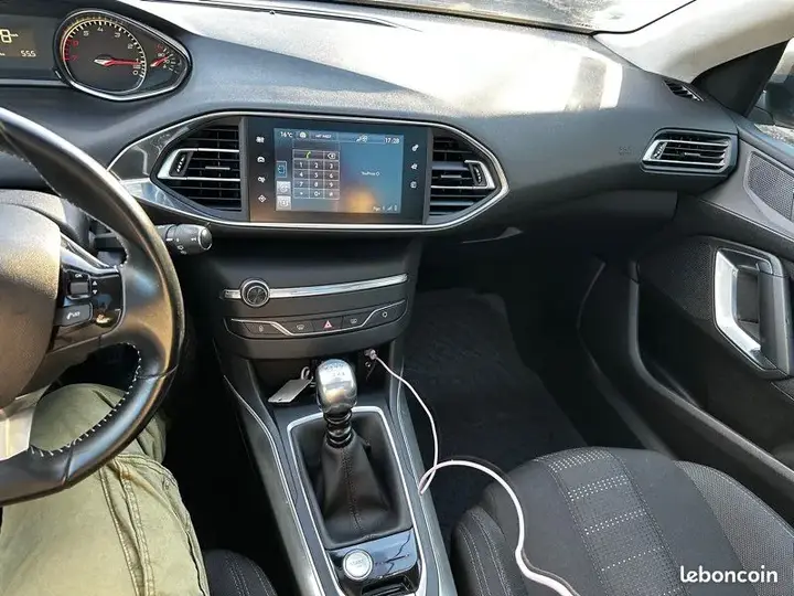 Peugeot 308 2016 photo 3