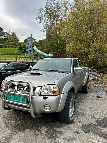 Nissan King Cab 2003 photo 2