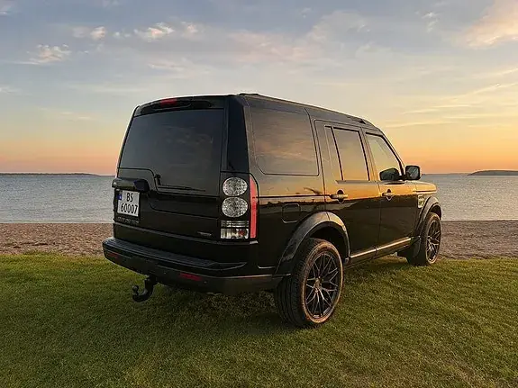 Land Rover Discovery 2011 photo 2