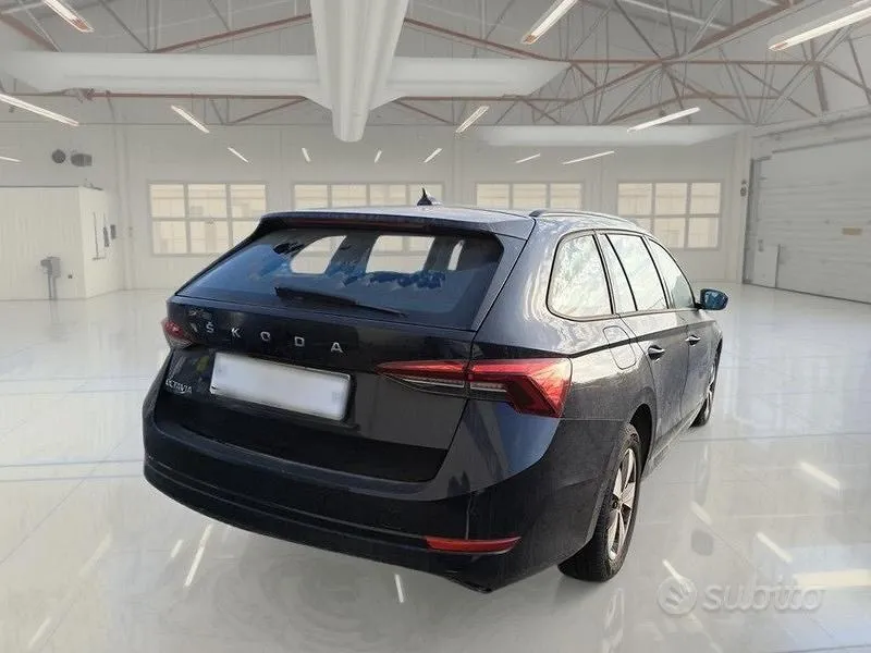 Skoda Octavia 2023 photo 4