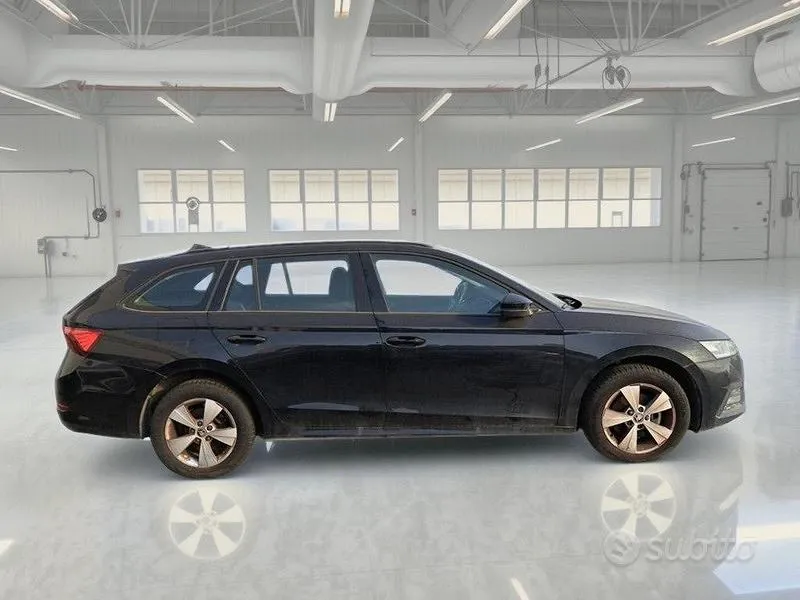 Skoda Octavia 2023 photo 3