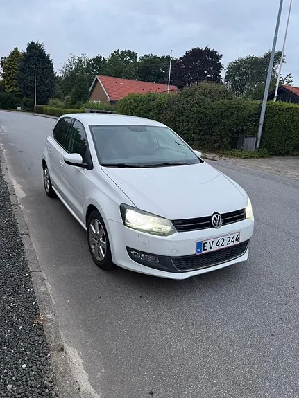 Volkswagen Polo 2013 photo 2