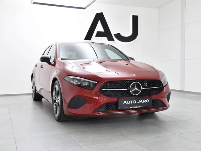 Mercedes-Benz A Trieda 2023 photo 2