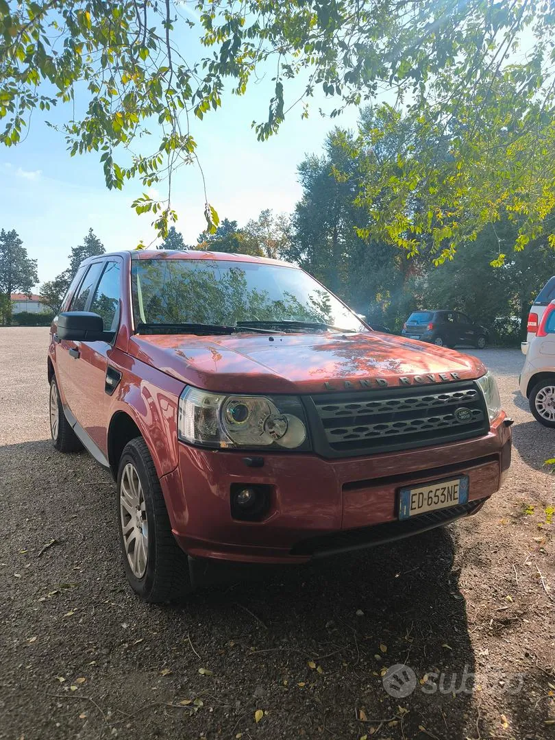 Land Rover Freelander 2010 photo 3