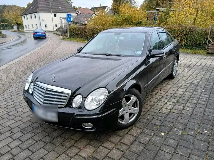 Mercedes-Benz W211