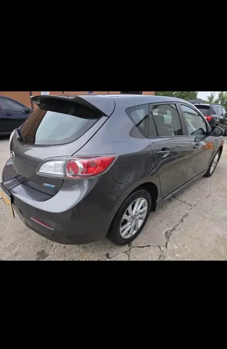 Mazda 3 2013 photo 2