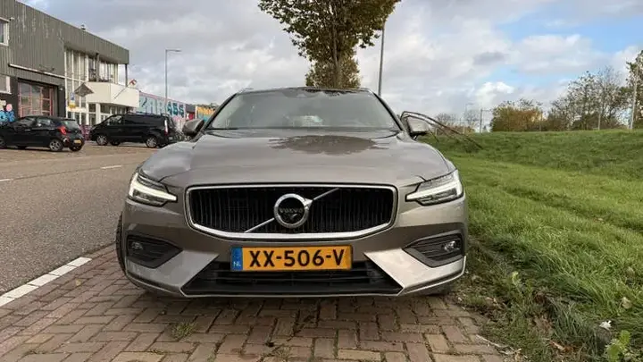 Volvo V60 2019 photo 4