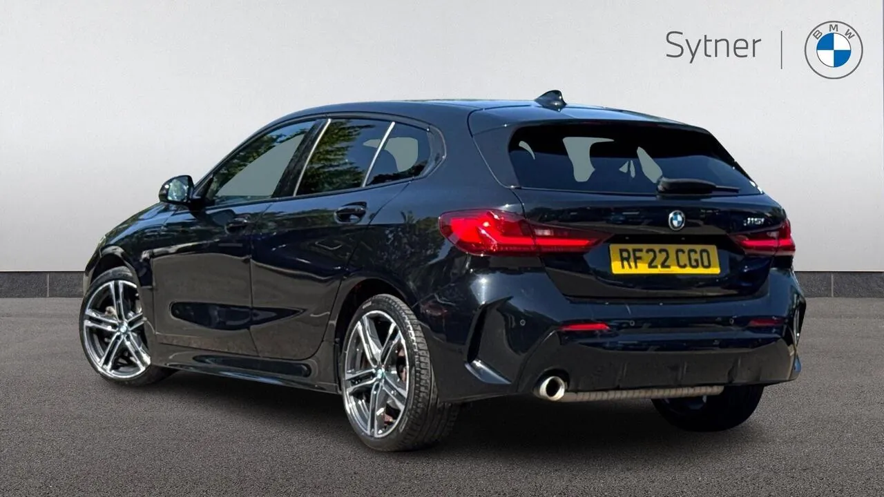 BMW 1 Series 2022 photo 2