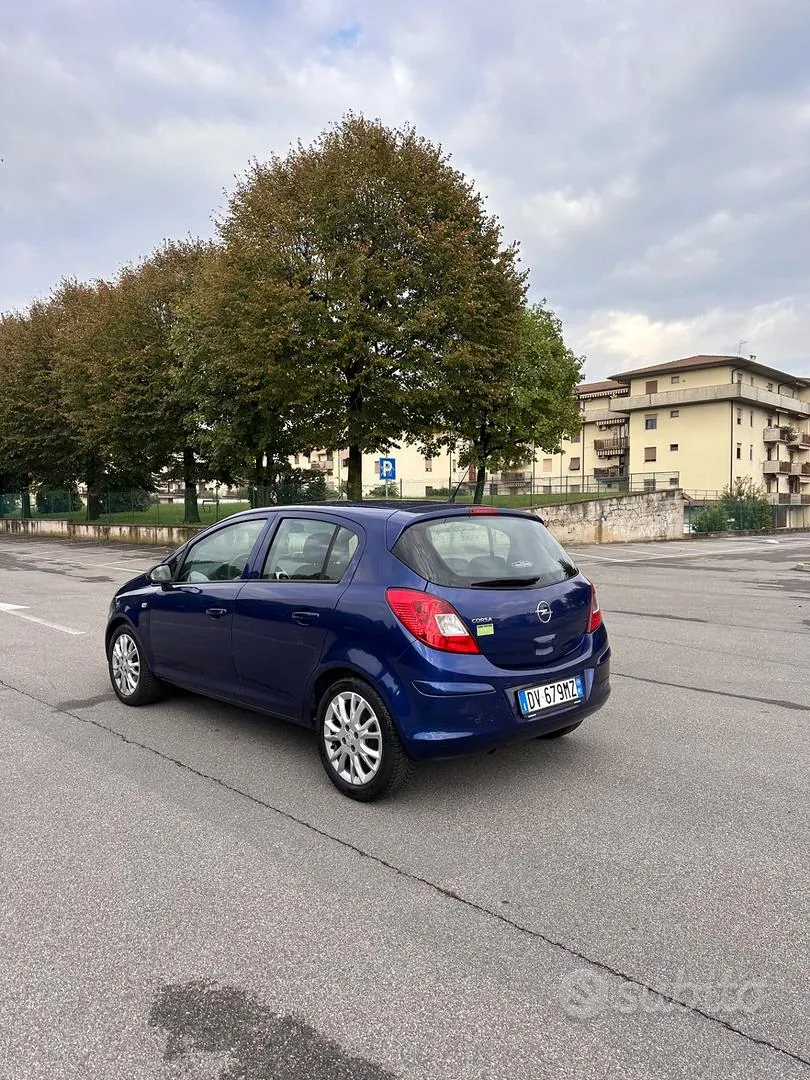 Opel Corsa 2009 photo 2