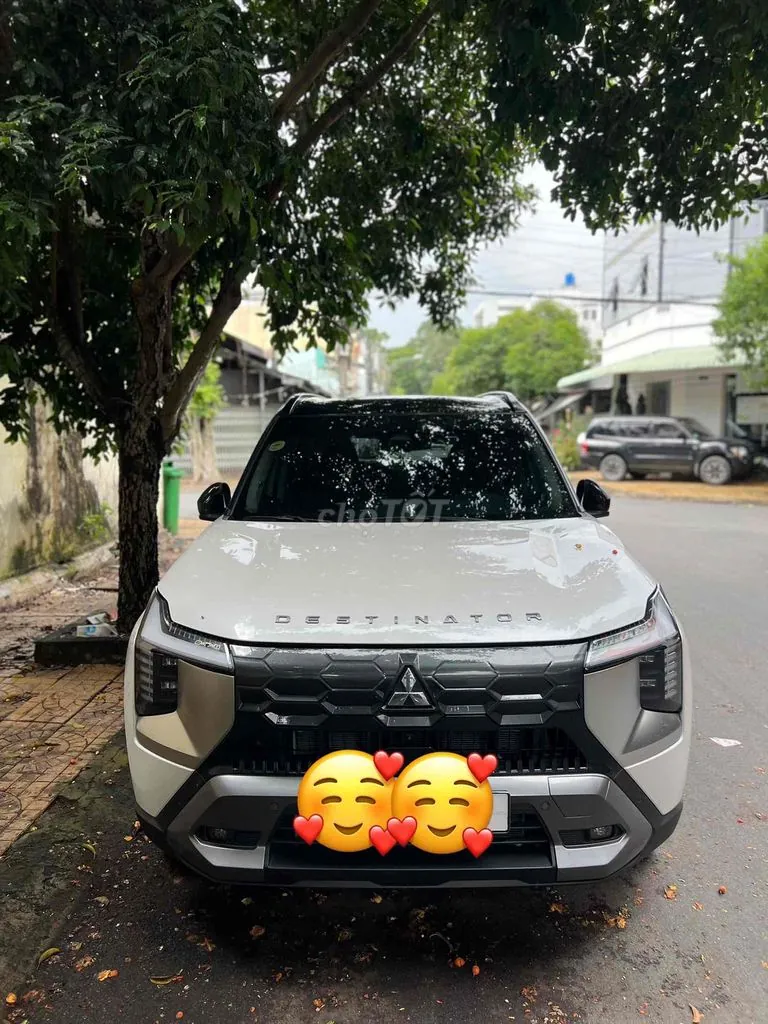 Mitsubishi Destinator