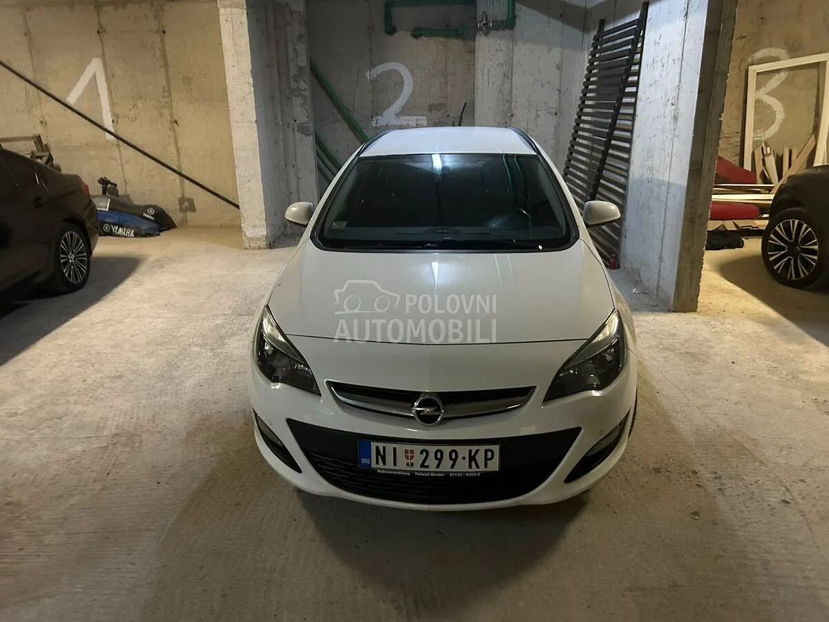Opel Astra J
