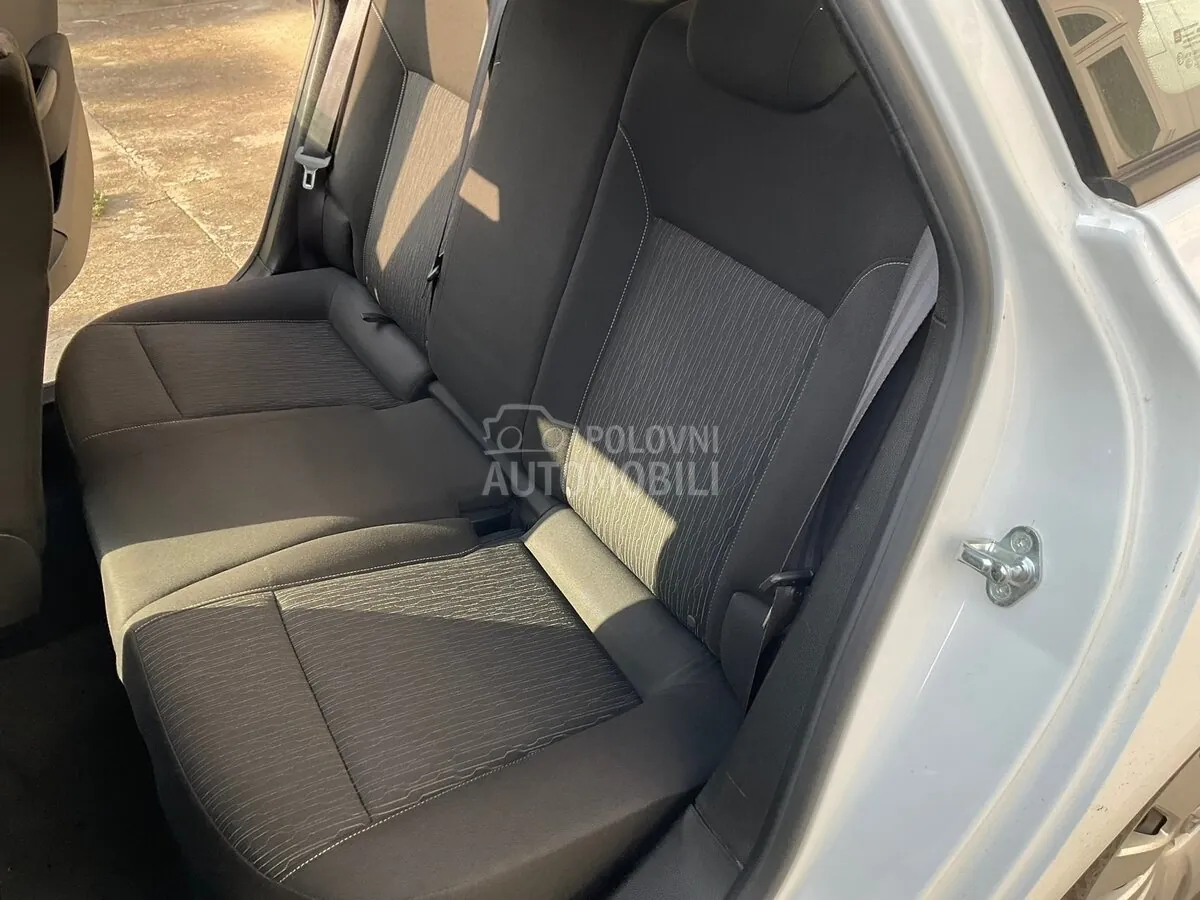 Opel Astra J 2014 photo 5