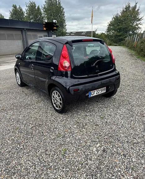 Peugeot 107 2007 photo 2