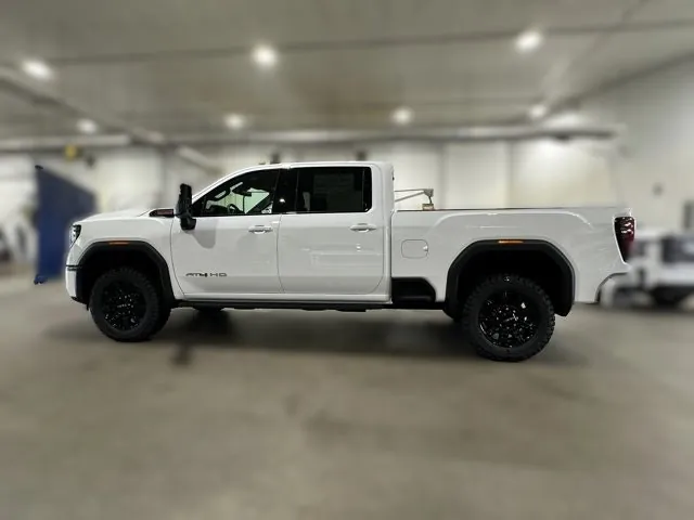 GMC Sierra 3500Hd 2026 photo 2
