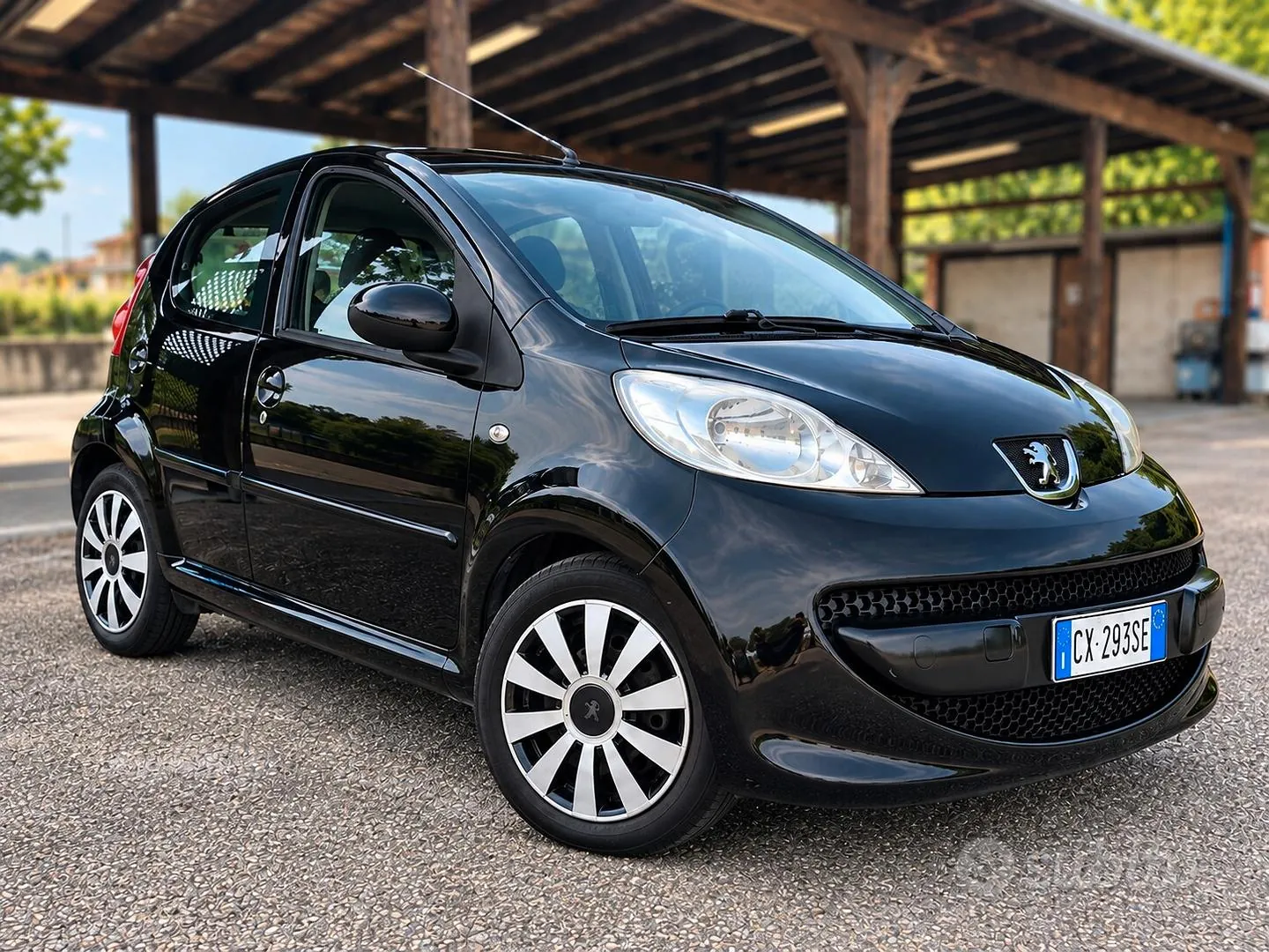 Peugeot 107 2005 photo 2