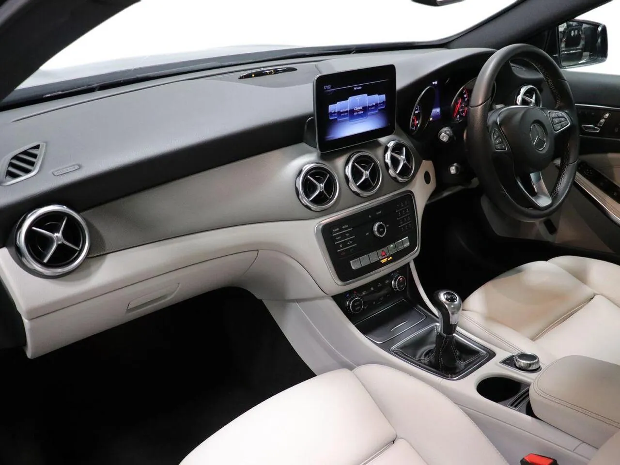 Mercedes-Benz Gla 2018 photo 3