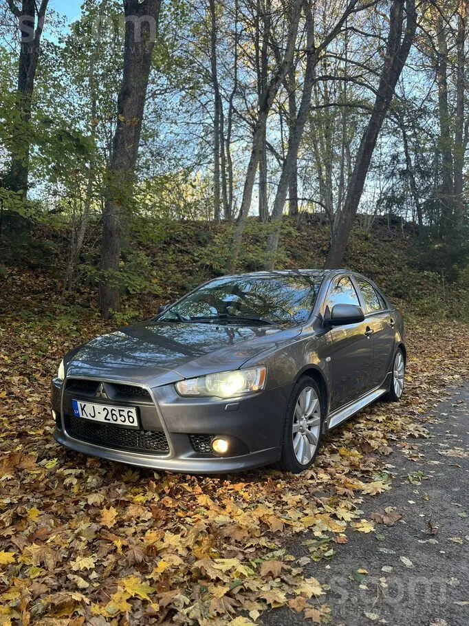 Mitsubishi Lancer 2010 photo 3
