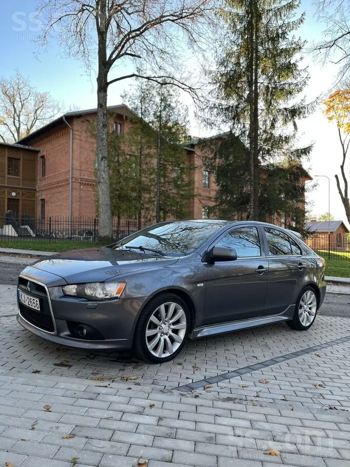 Mitsubishi Lancer