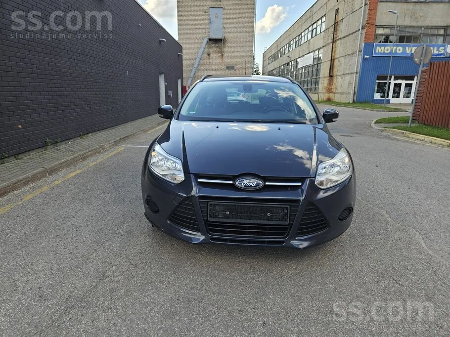 Ford Focus 2014 photo 2
