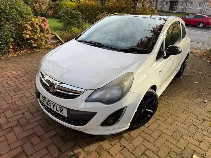 Vauxhall Corsa 2013 photo 2