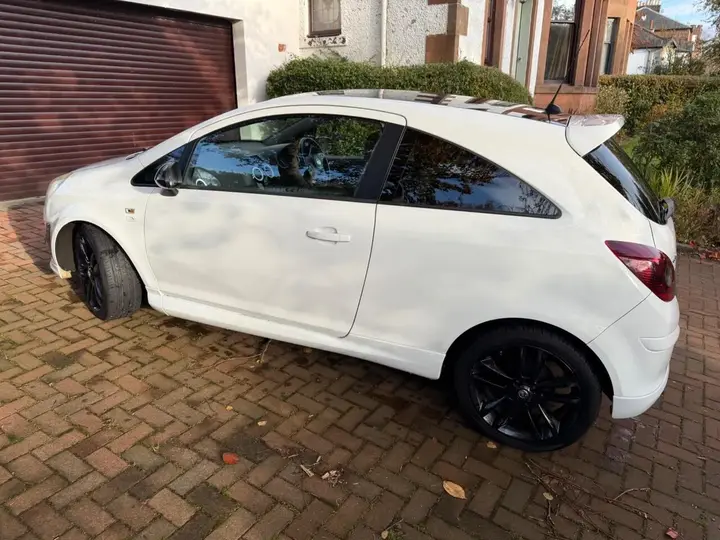 Vauxhall Corsa 2013 photo 3
