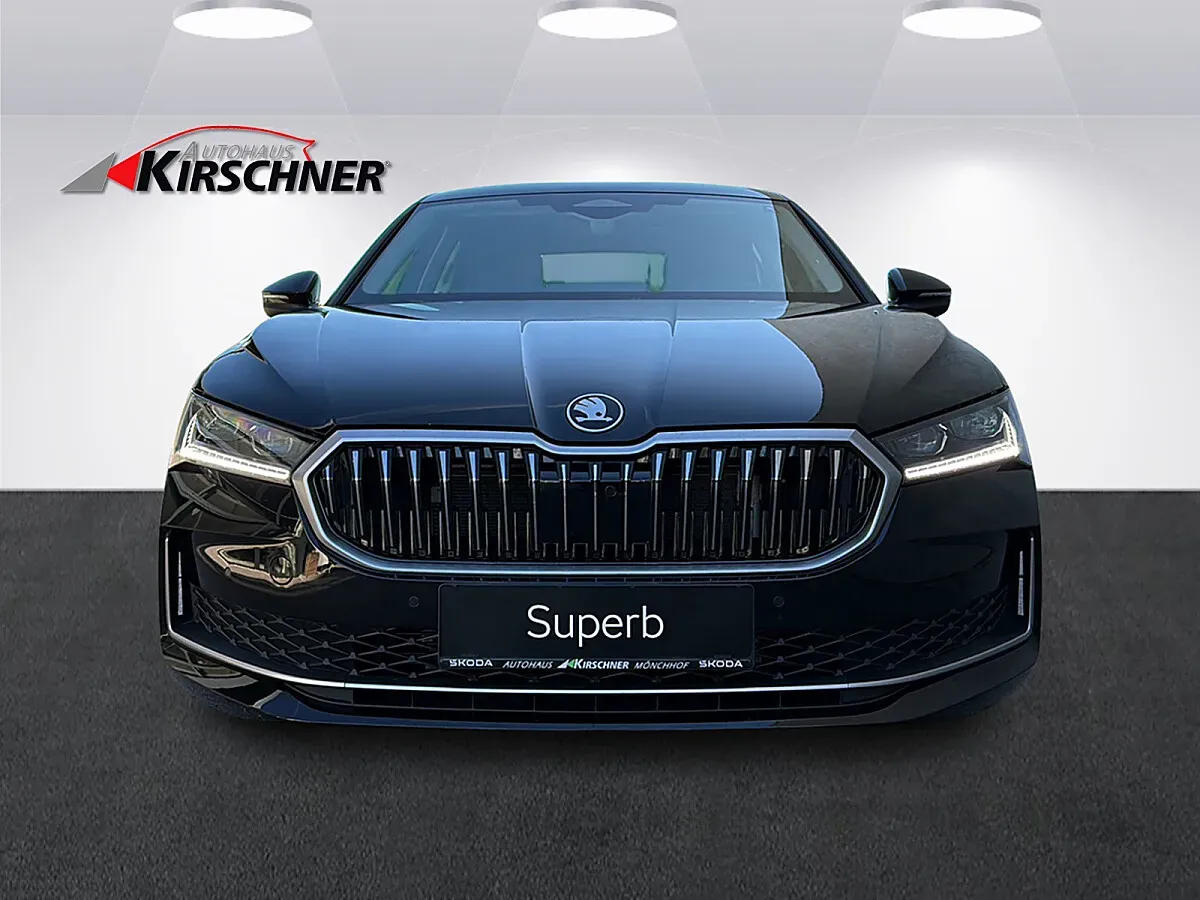 Skoda Superb 2025 photo 2