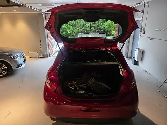 Peugeot 208 2014 photo 5