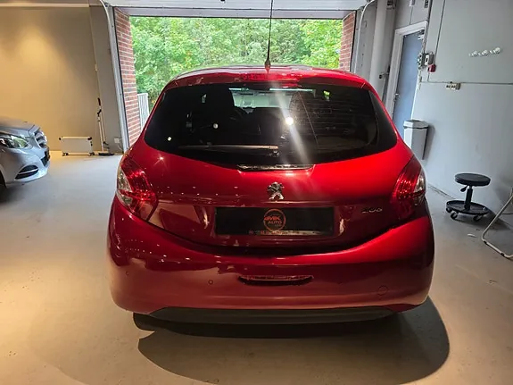 Peugeot 208 2014 photo 4