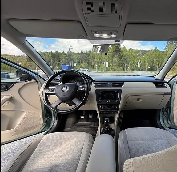 Skoda Rapid 2013 photo 2