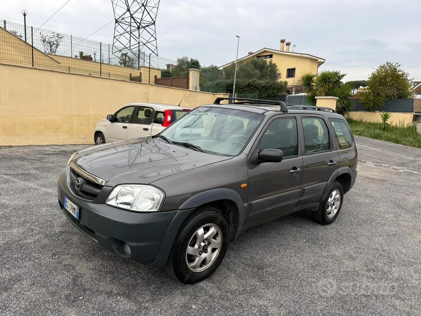 Mazda Tribute 2004 photo 2
