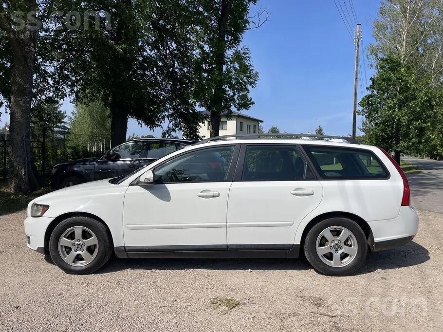 Volvo V50 2009 photo 2