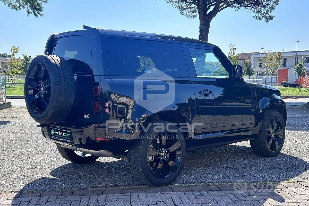 Land Rover Defender 2023 photo 5