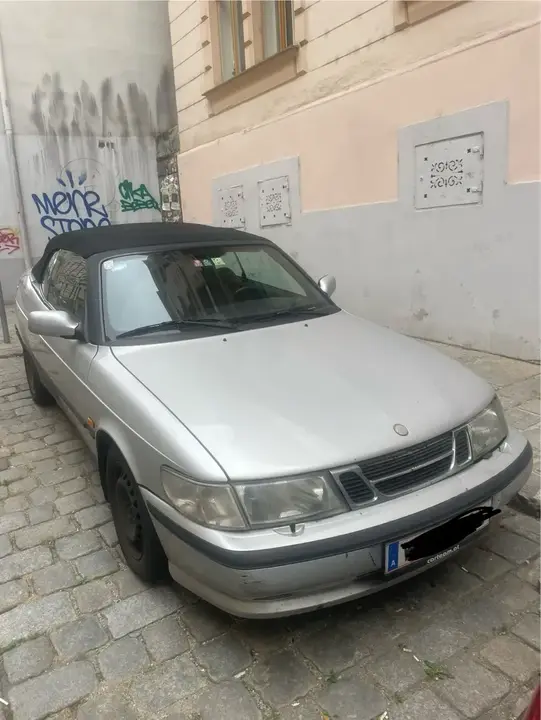 Saab 900