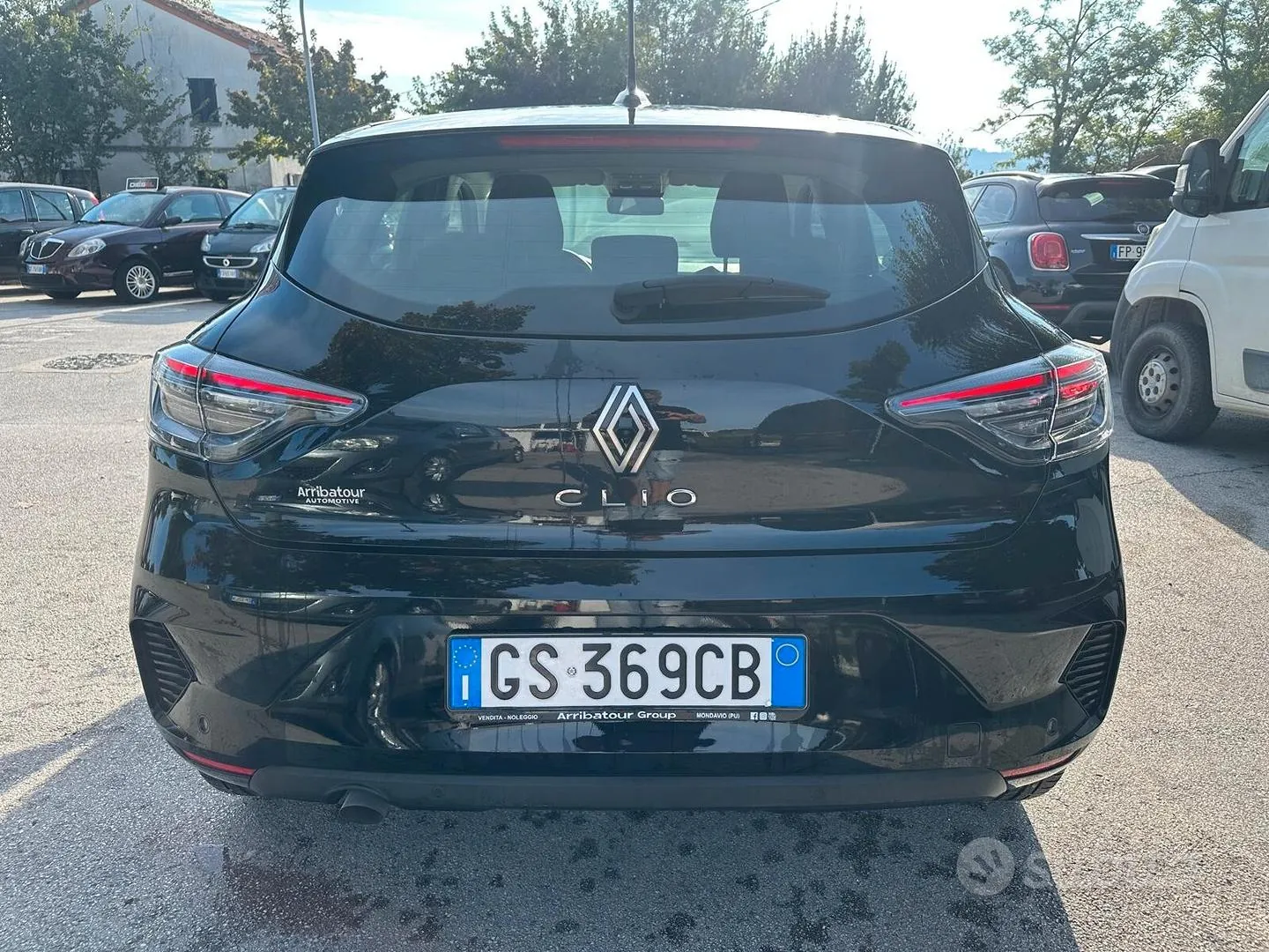 Renault Clio 2023 photo 2