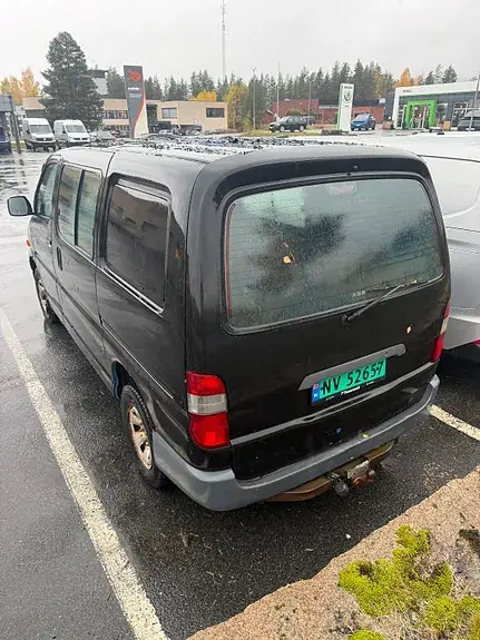 Toyota Hiace 2005 photo 2