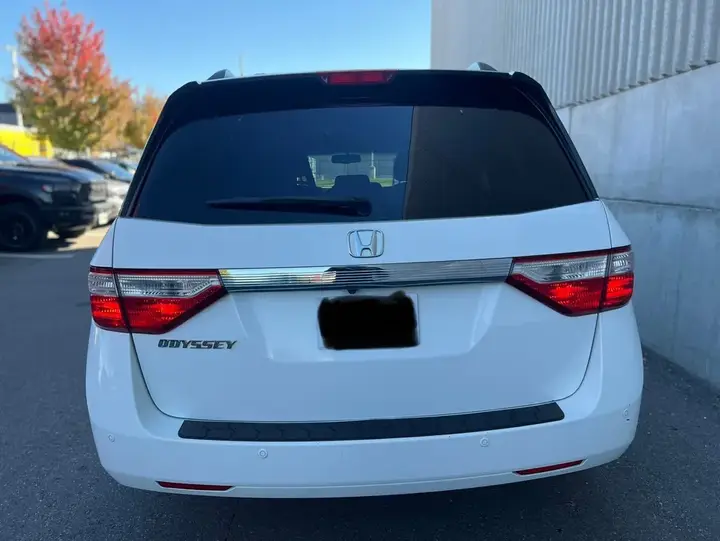 Honda Odyssey 2011 photo 4