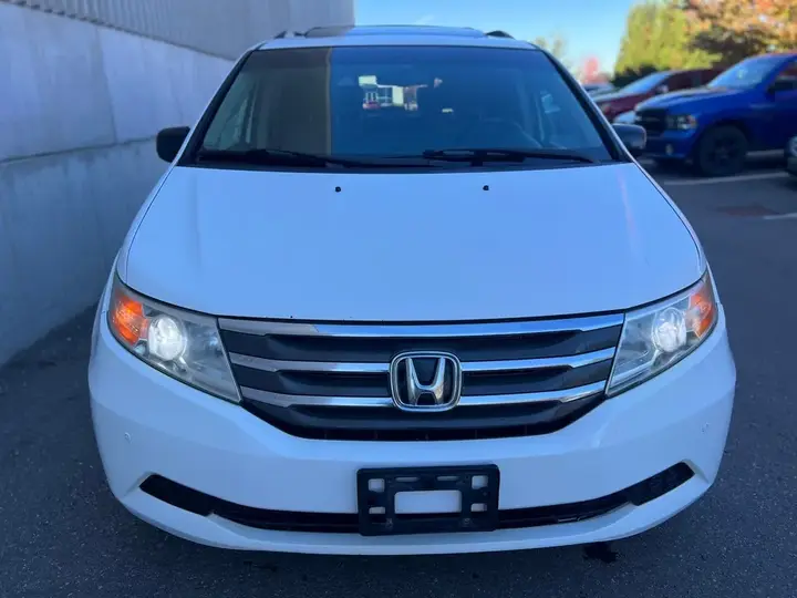 Honda Odyssey 2011 photo 5
