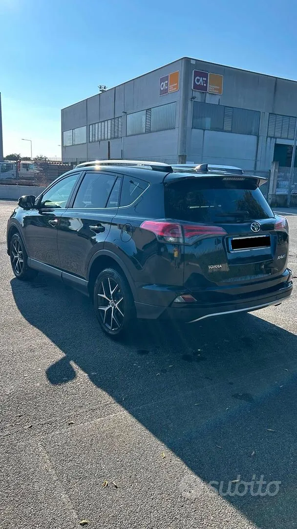 Toyota Rav4 2017 photo 2
