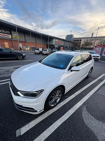 Volkswagen Passat 2018 photo 2