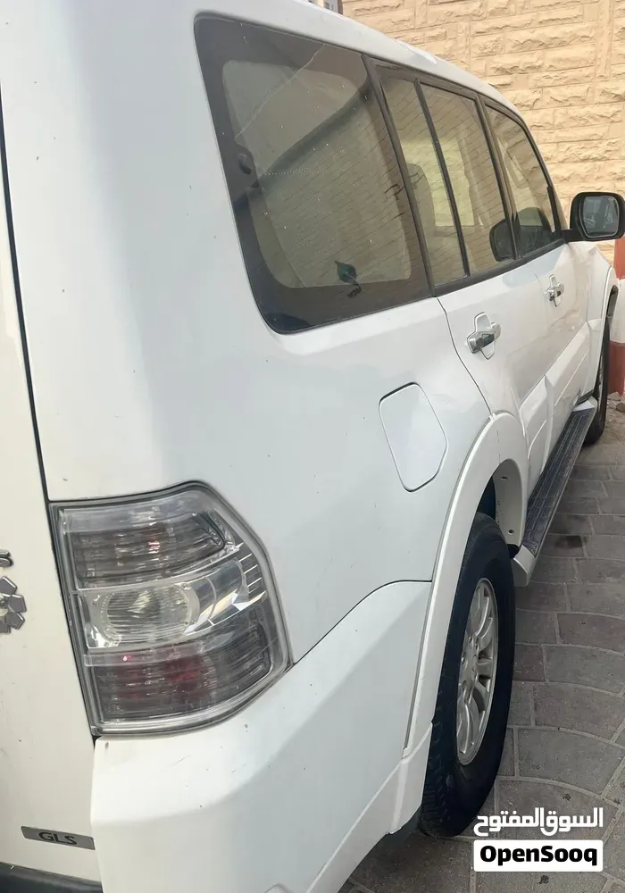 Mitsubishi Pajero 2013 photo 3
