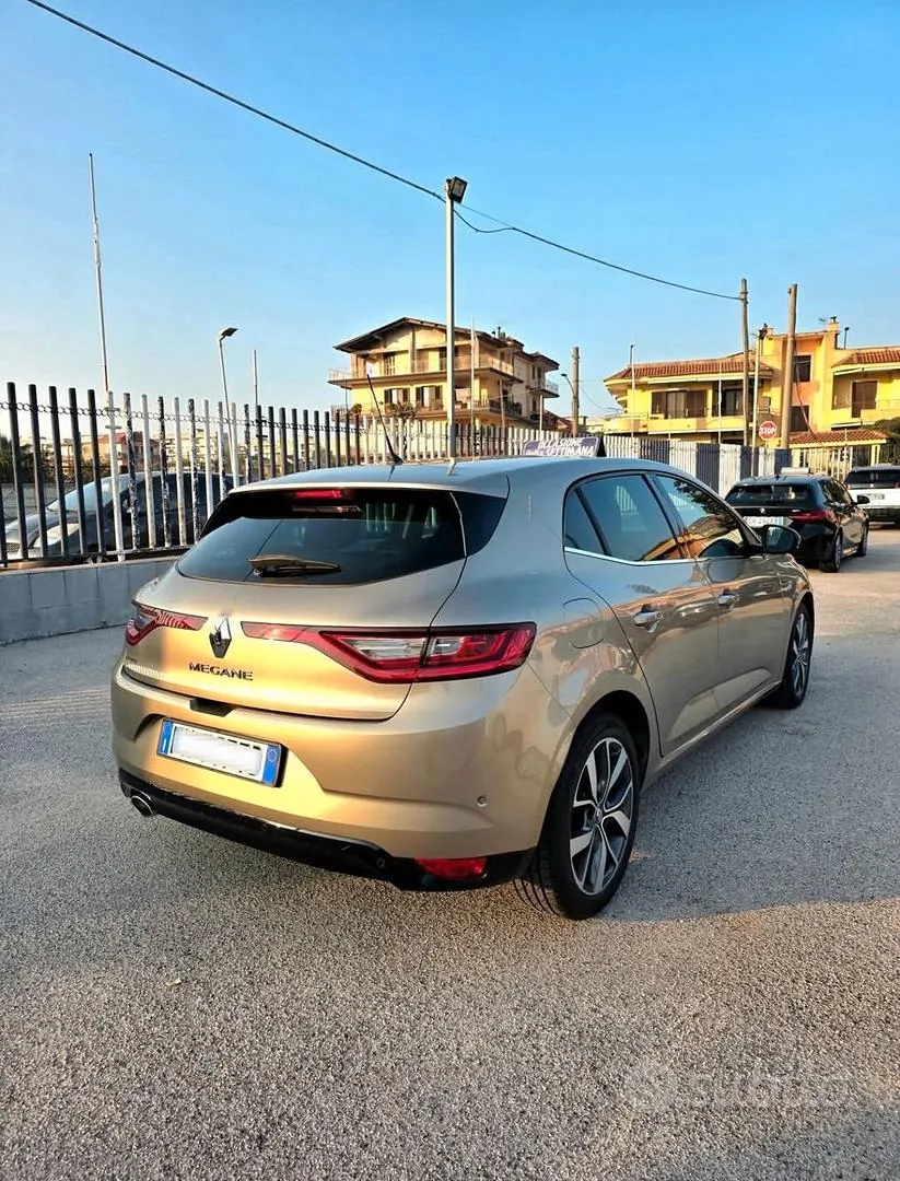Renault Megane 2017 photo 2
