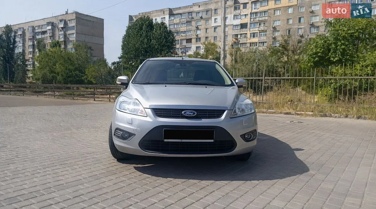 Ford Focus 2010 photo 2