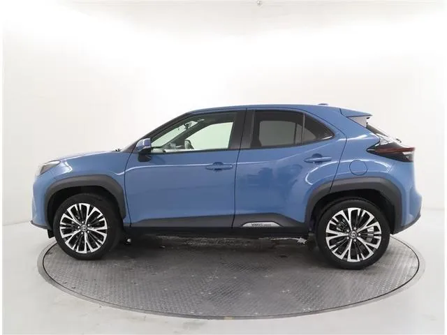Toyota Yaris Cross Hybrid Z 2023 photo 3