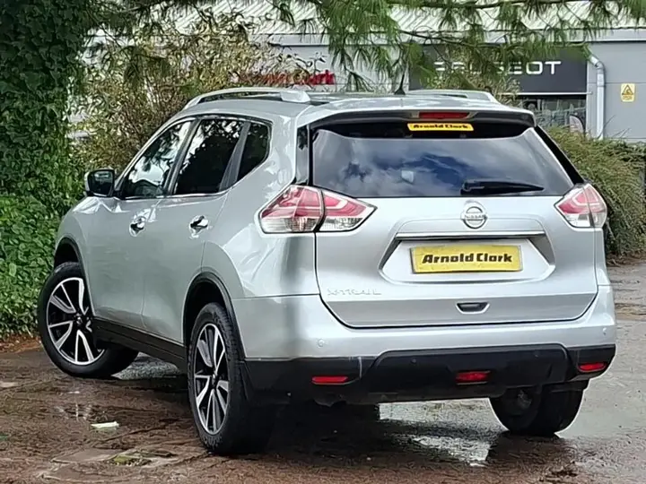 Nissan X-Trail 2015 photo 2