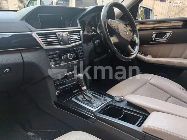 Mercedes-Benz E200 2011 photo 5