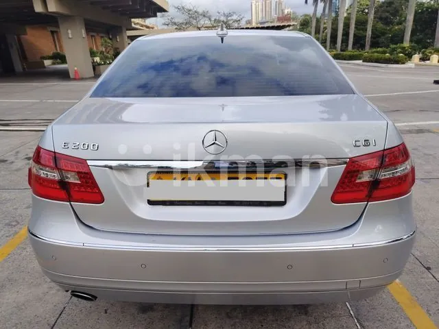 Mercedes-Benz E200 2011 photo 4