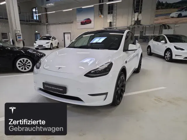 Tesla Model Y 2022 photo 2