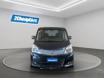 Mitsubishi Delica 2015 photo 3