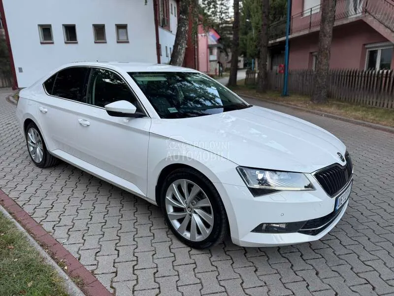Skoda Superb 2017 photo 5